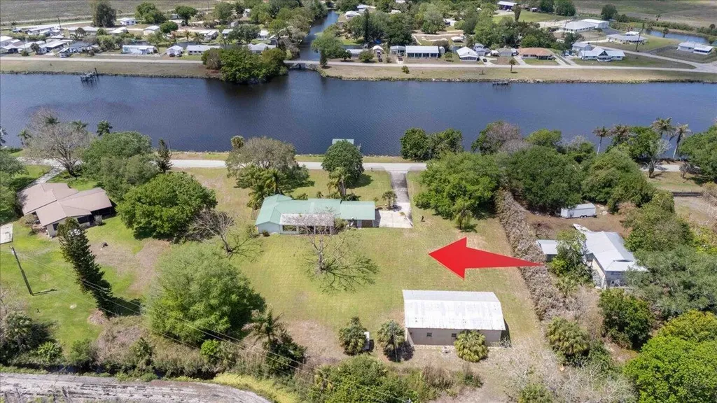 2531 River Road Moore Haven FL 33471