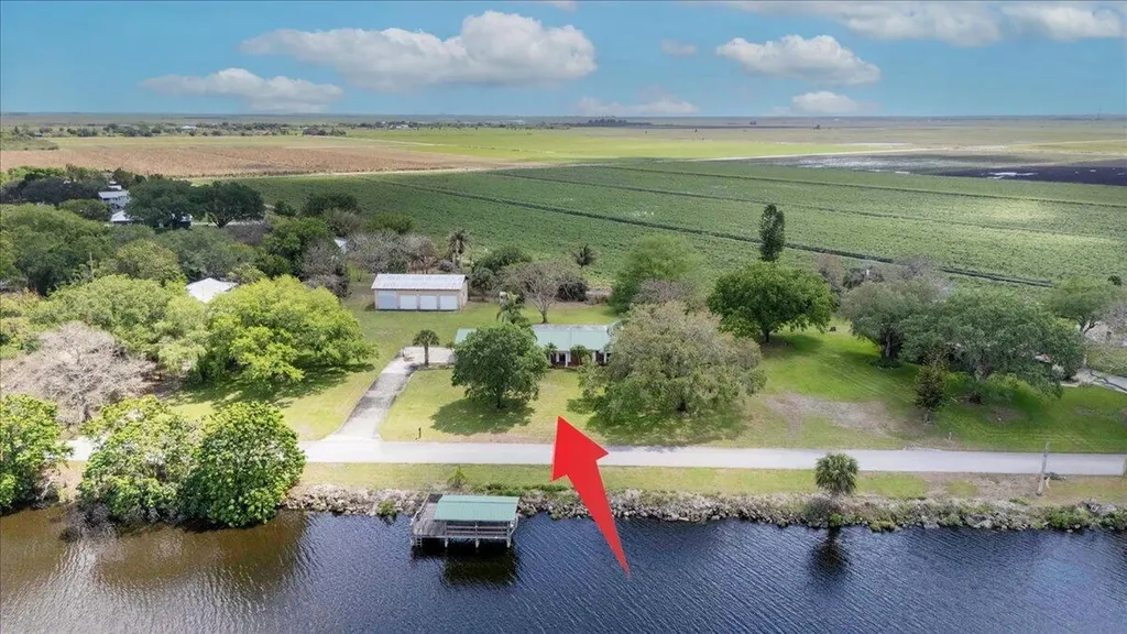 2531 River Road Moore Haven FL 33471