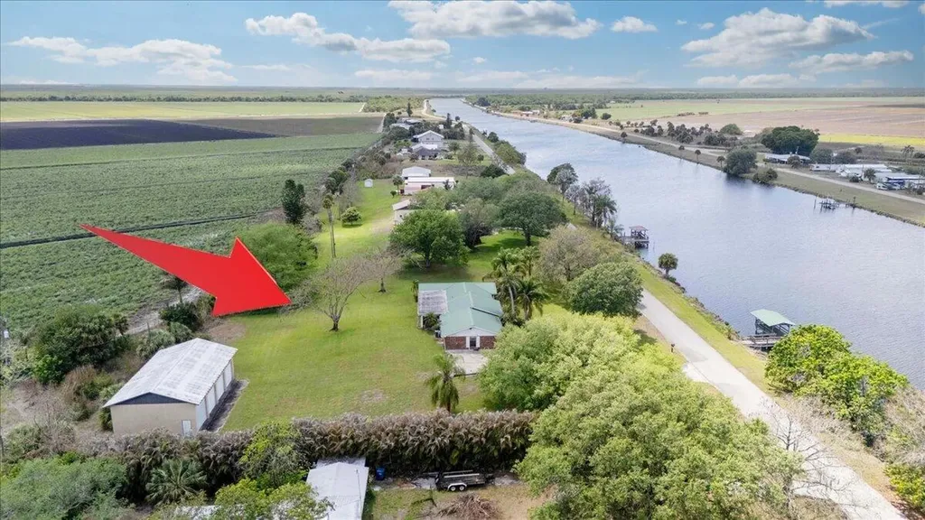 2531 River Road Moore Haven FL 33471