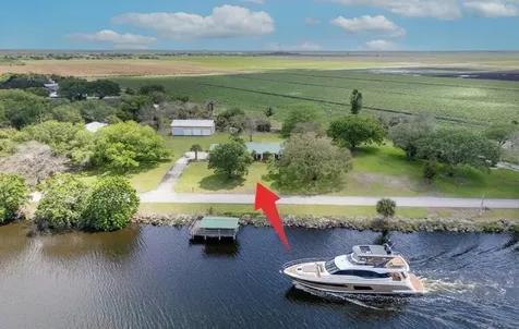 2531 River Road Moore Haven FL 33471