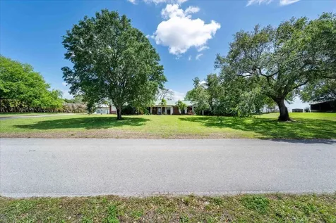 2531 River Road Moore Haven FL 33471