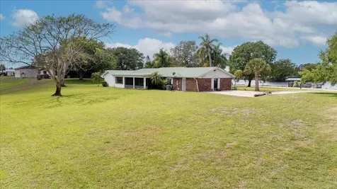 2531 River Road Moore Haven FL 33471