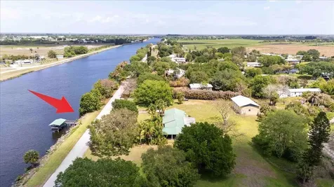 2531 River Road Moore Haven FL 33471
