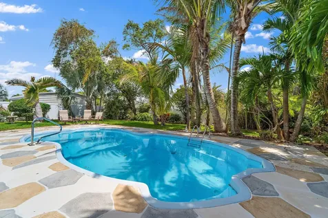 106 Chapel Lane Tequesta FL 33469