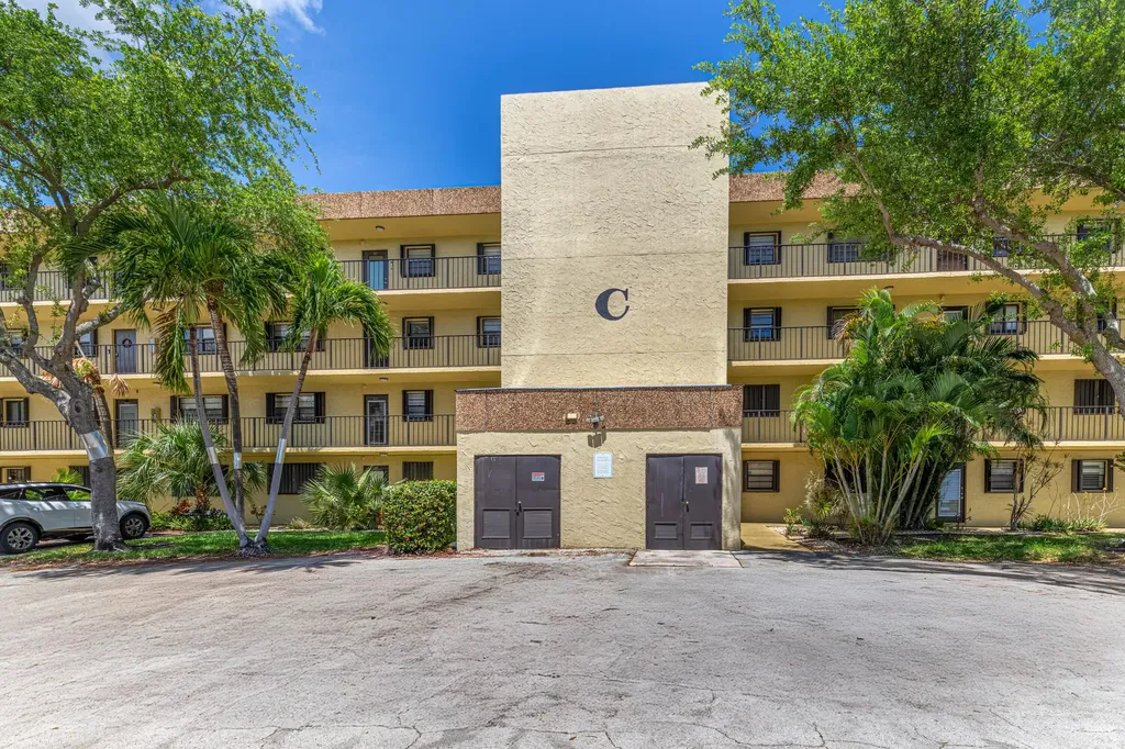 367 S Federal Highway Deerfield Beach FL 33441