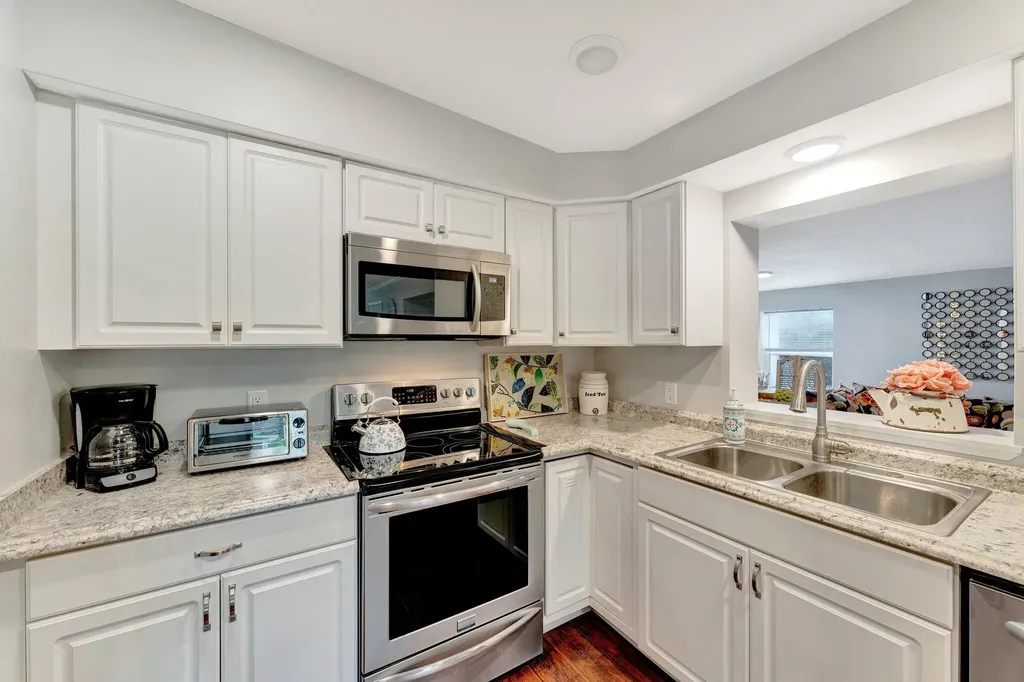 1555 Shirley Place Largo FL 33770