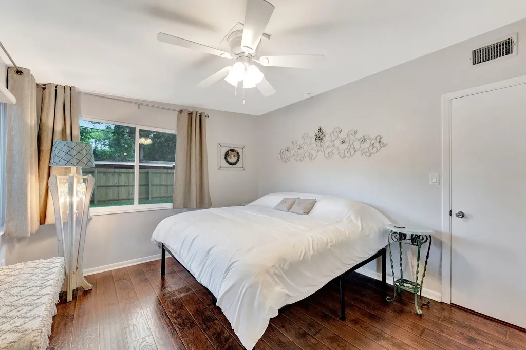 1555 Shirley Place Largo FL 33770