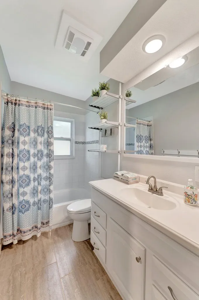 1555 Shirley Place Largo FL 33770