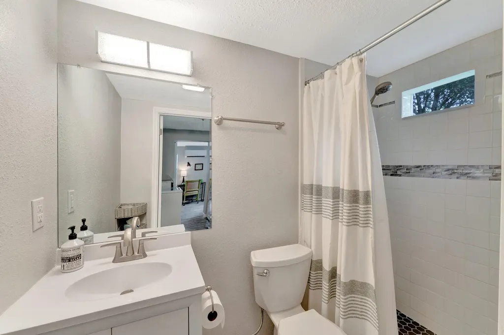 1555 Shirley Place Largo FL 33770