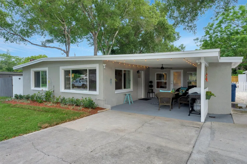 1555 Shirley Place Largo FL 33770