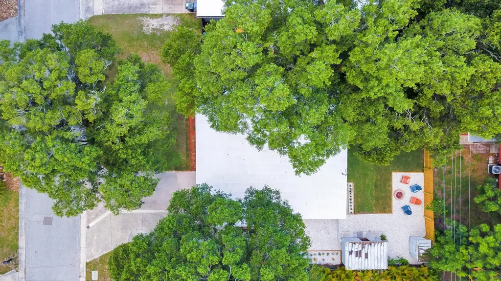 1555 Shirley Place Largo FL 33770