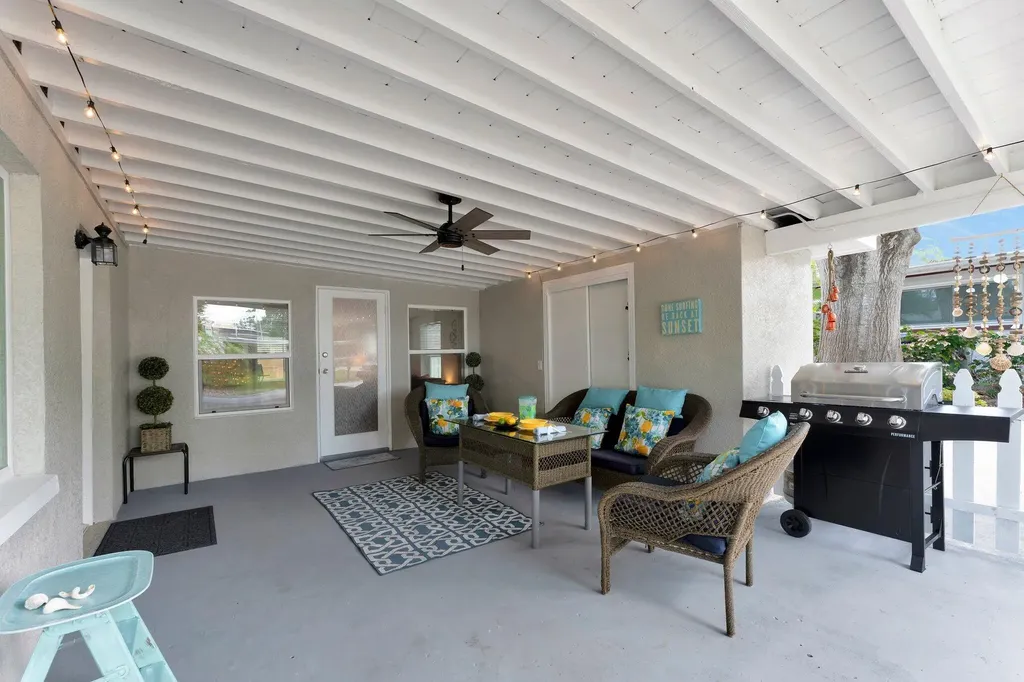 1555 Shirley Place Largo FL 33770