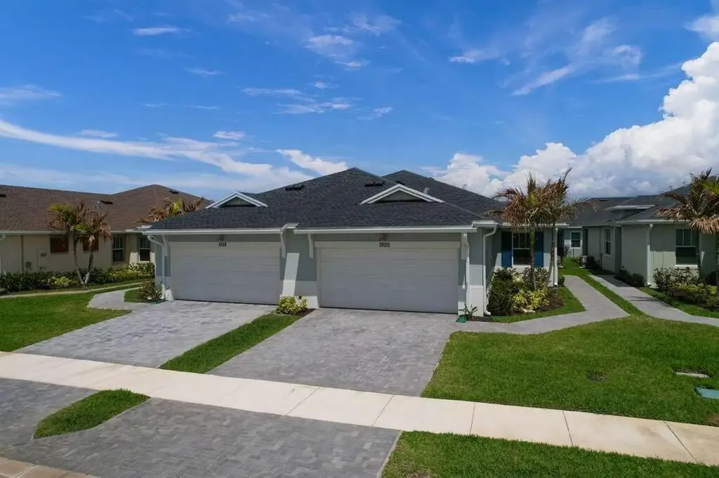 1920 SE Crosswood Way Port St Lucie FL 34984
