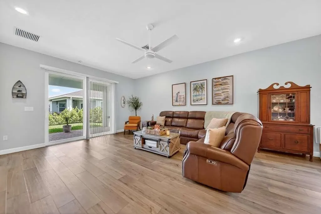 1920 SE Crosswood Way Port St Lucie FL 34984