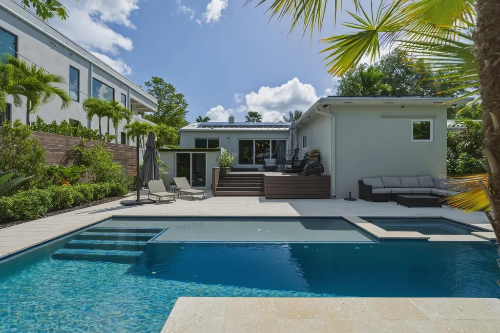 715 N Victoria Park Road Fort Lauderdale FL 33304