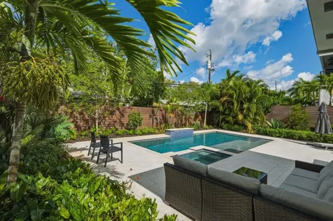 715 N Victoria Park Road Fort Lauderdale FL 33304