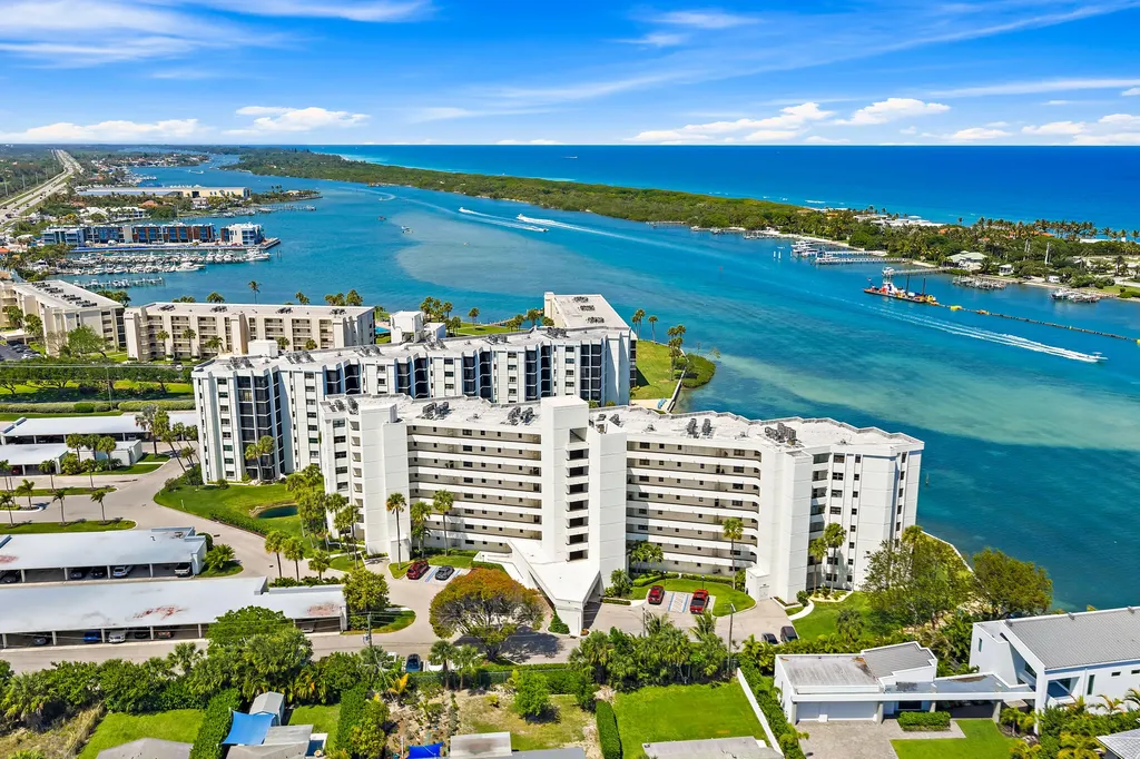19800 Sandpointe Bay Drive N Tequesta FL 33469