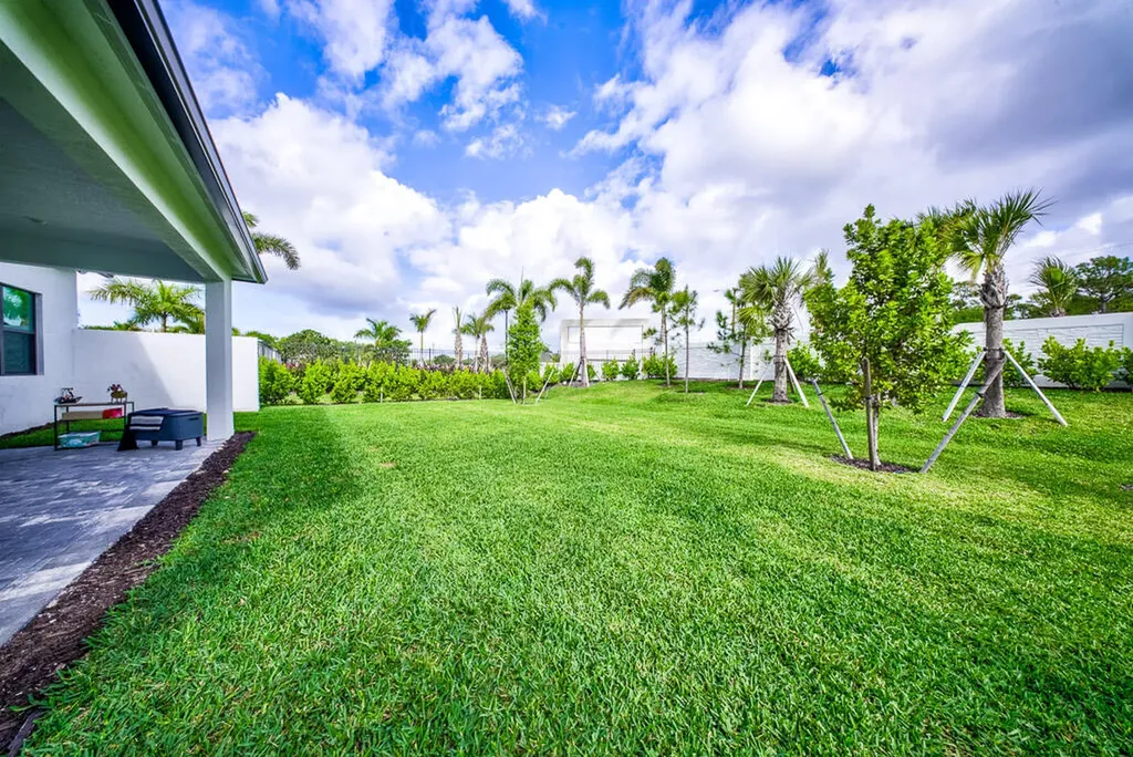 9721 Chora Tunnel Way Lake Worth FL 33467