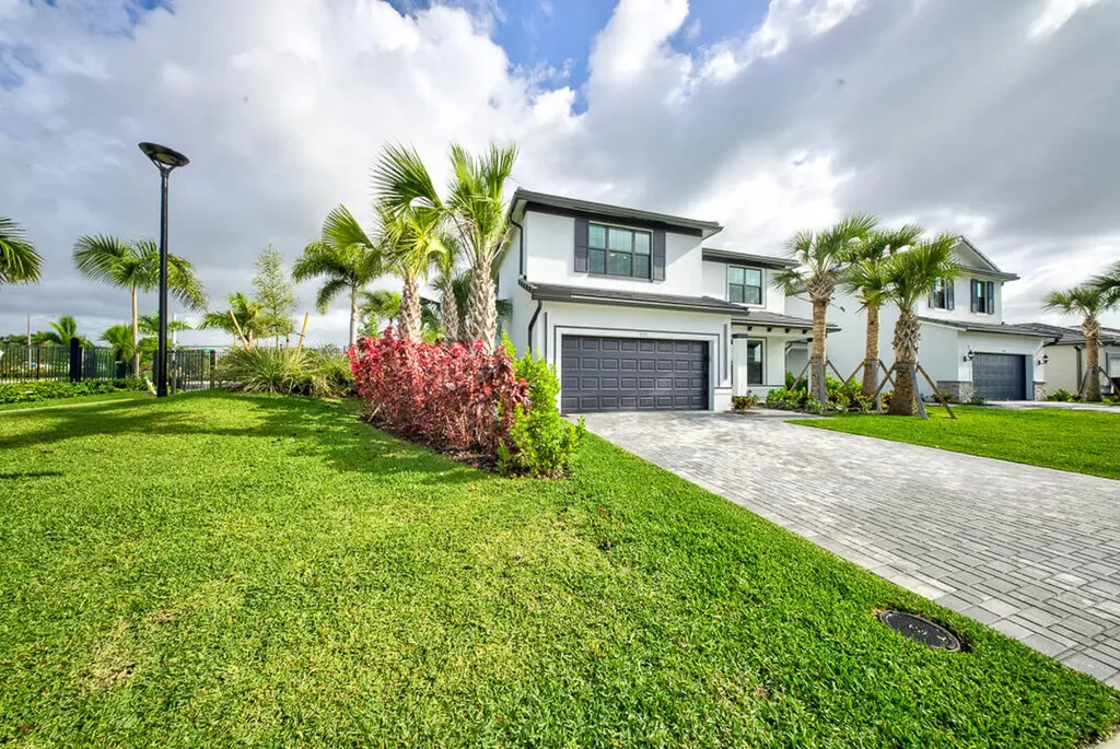 9721 Chora Tunnel Way Lake Worth FL 33467