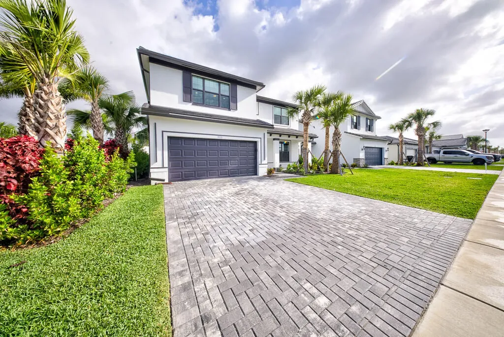 9721 Chora Tunnel Way Lake Worth FL 33467