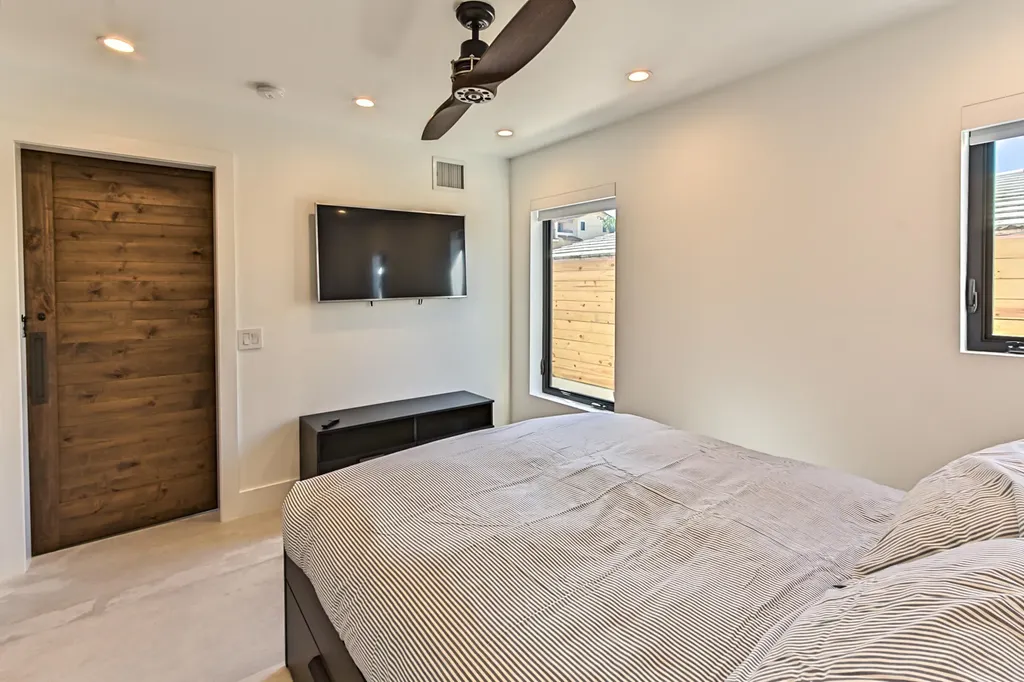 1955 NE 4th Street Deerfield Beach FL 33441