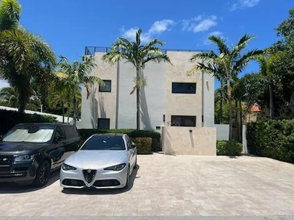 1955 NE 4th Street Deerfield Beach FL 33441