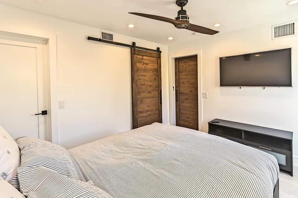 1955 NE 4th Street Deerfield Beach FL 33441