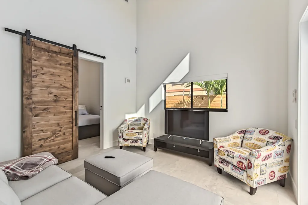 1955 NE 4th Street Deerfield Beach FL 33441
