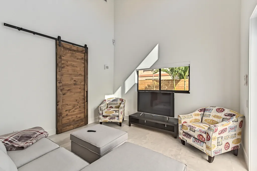 1955 NE 4th Street Deerfield Beach FL 33441