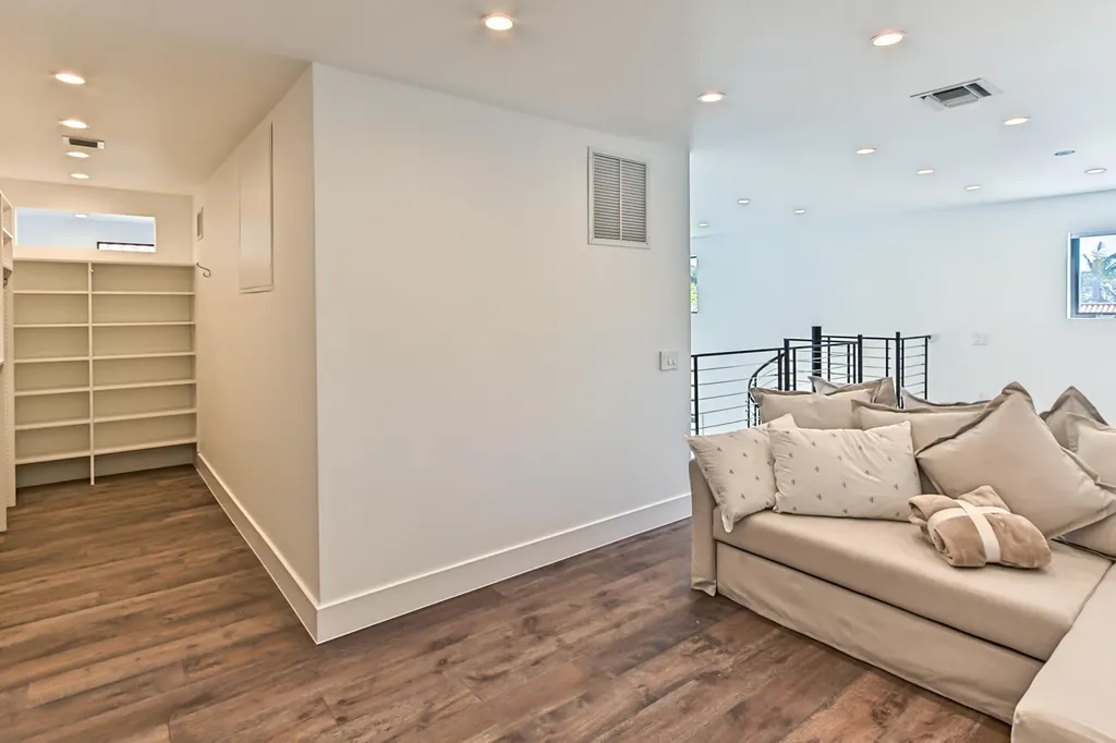 1955 NE 4th Street Deerfield Beach FL 33441