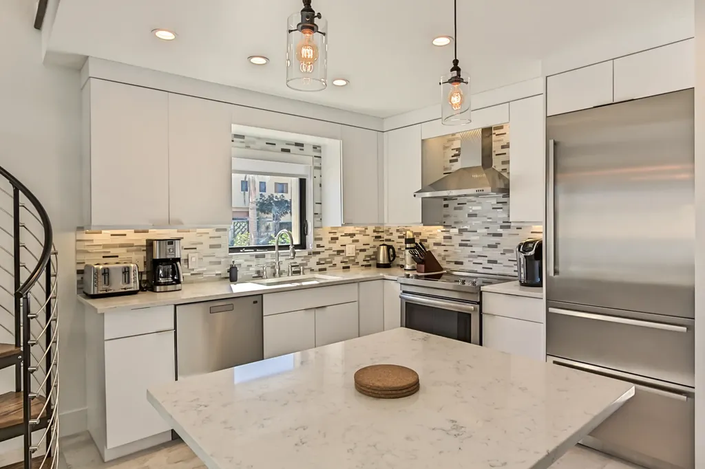 1955 NE 4th Street Deerfield Beach FL 33441