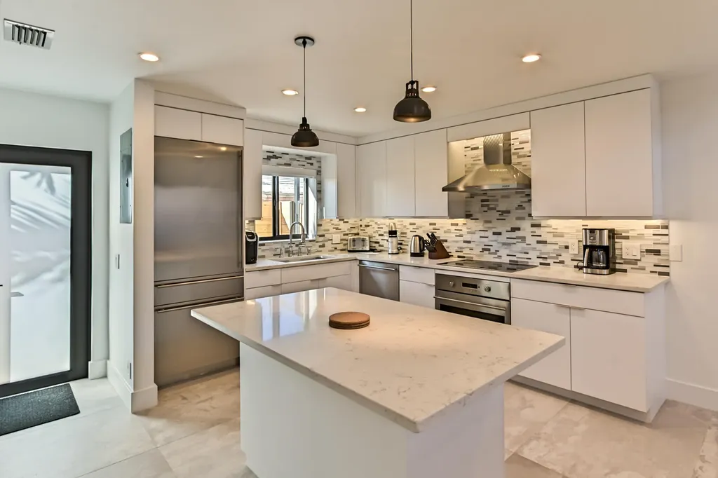 1955 NE 4th Street Deerfield Beach FL 33441