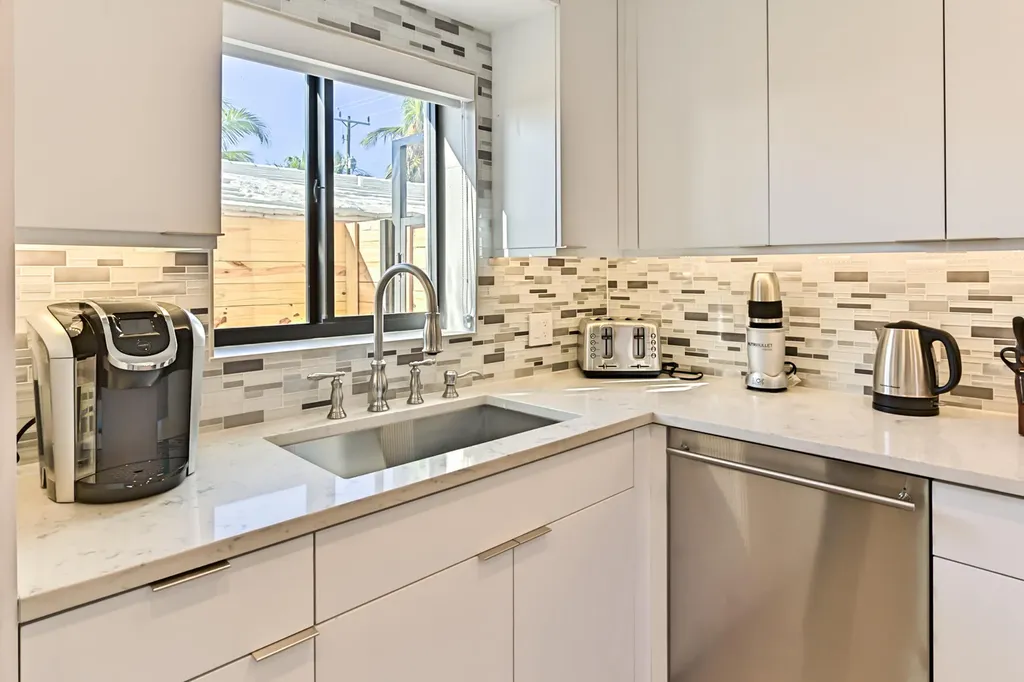 1955 NE 4th Street Deerfield Beach FL 33441