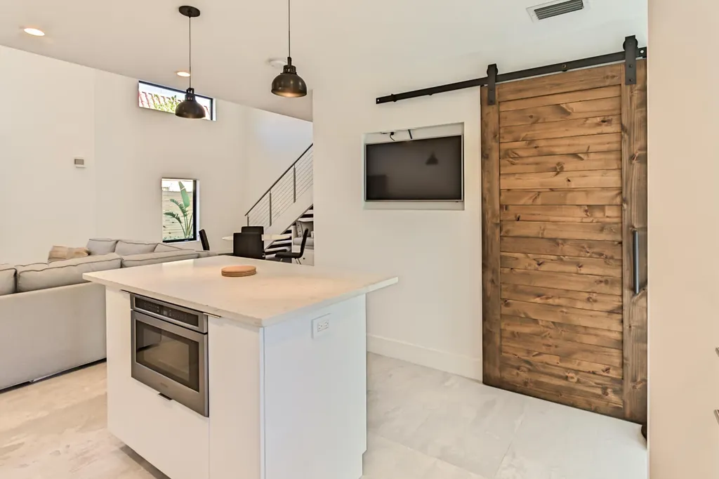 1955 NE 4th Street Deerfield Beach FL 33441