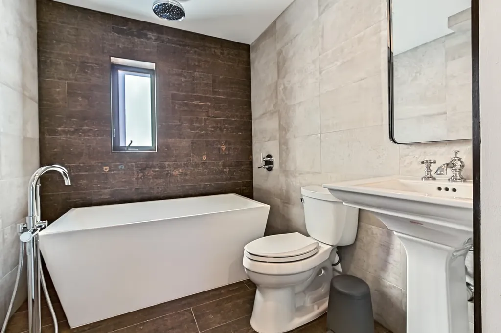 1955 NE 4th Street Deerfield Beach FL 33441