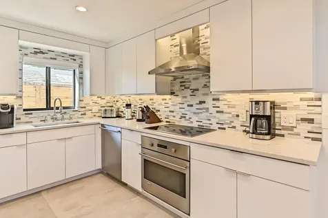 1955 NE 4th Street Deerfield Beach FL 33441