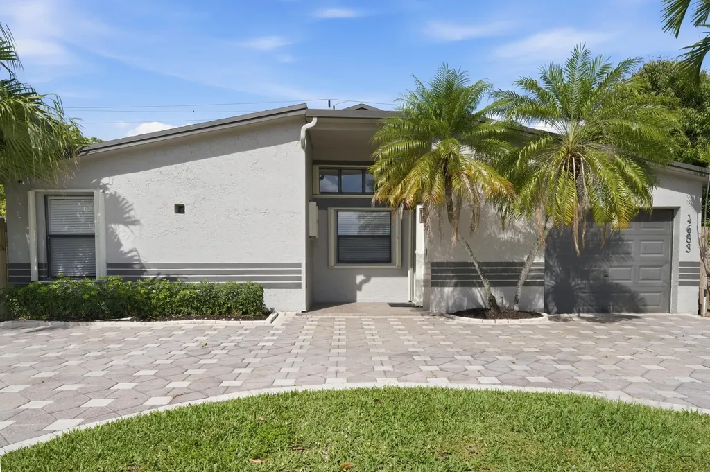 4683 NW 99th Terrace Sunrise FL 33351