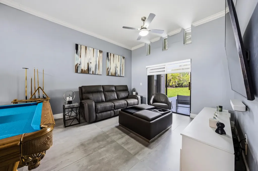 4683 NW 99th Terrace Sunrise FL 33351