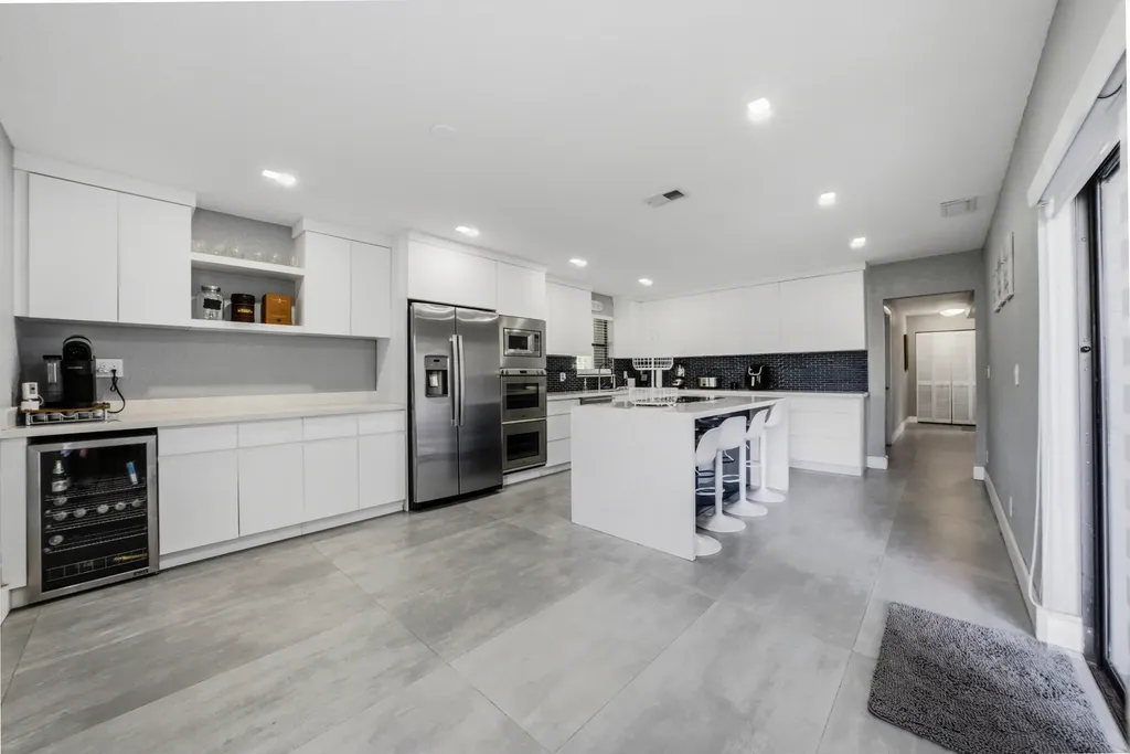 4683 NW 99th Terrace Sunrise FL 33351
