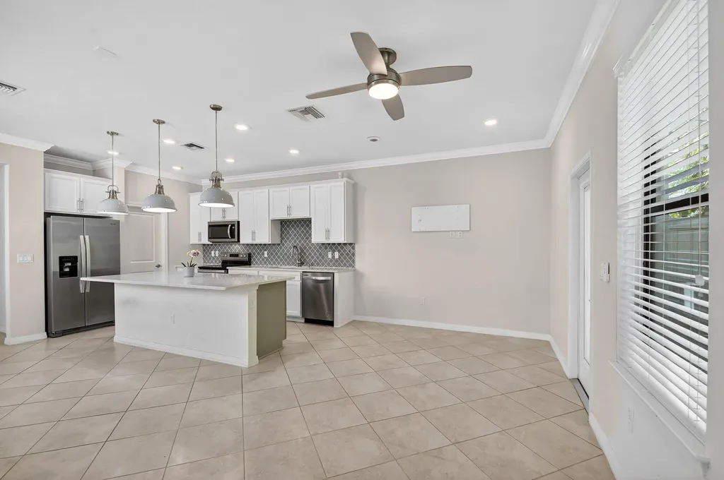 2841 Troubadour Street Palm Springs FL 33406