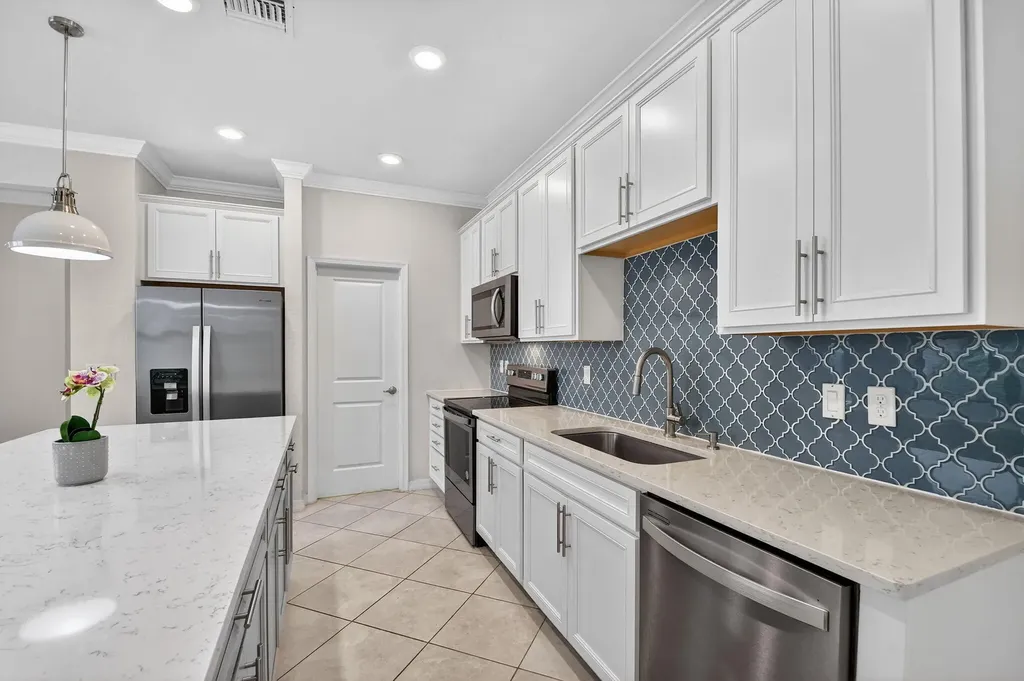 2841 Troubadour Street Palm Springs FL 33406