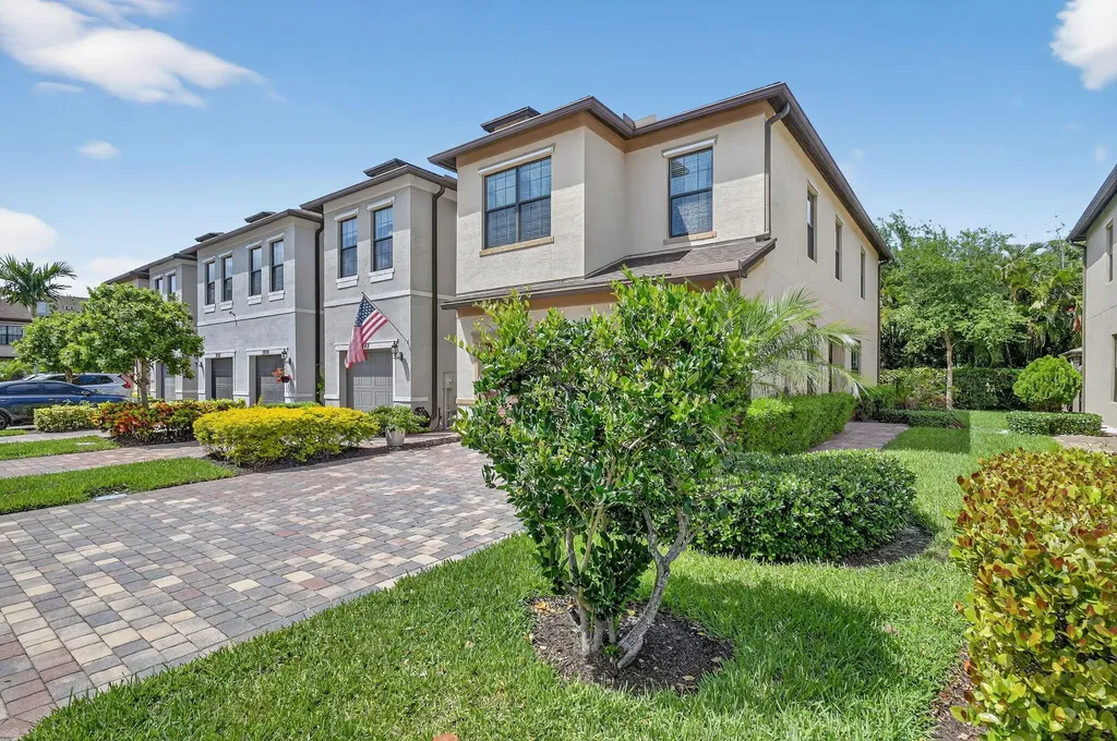 2841 Troubadour Street Palm Springs FL 33406
