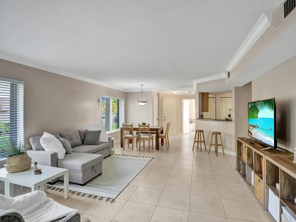 815 W Boynton Beach Boulevard Boynton Beach FL 33426