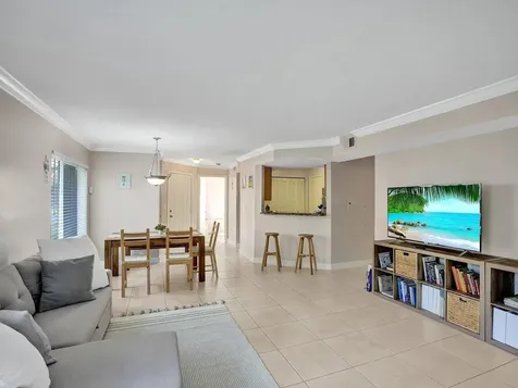 815 W Boynton Beach Boulevard Boynton Beach FL 33426