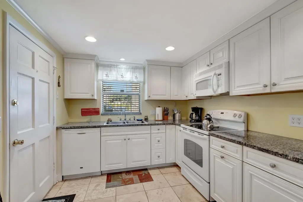 5550 N Ocean Boulevard Ocean Ridge FL 33435