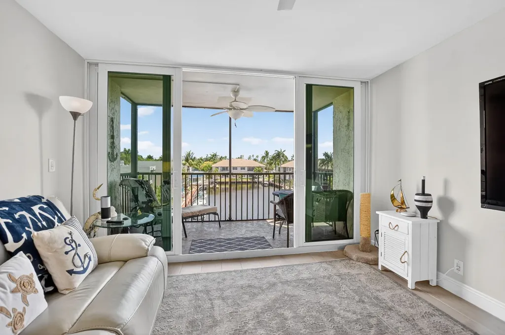 6 Royal Palm Way Boca Raton FL 33432
