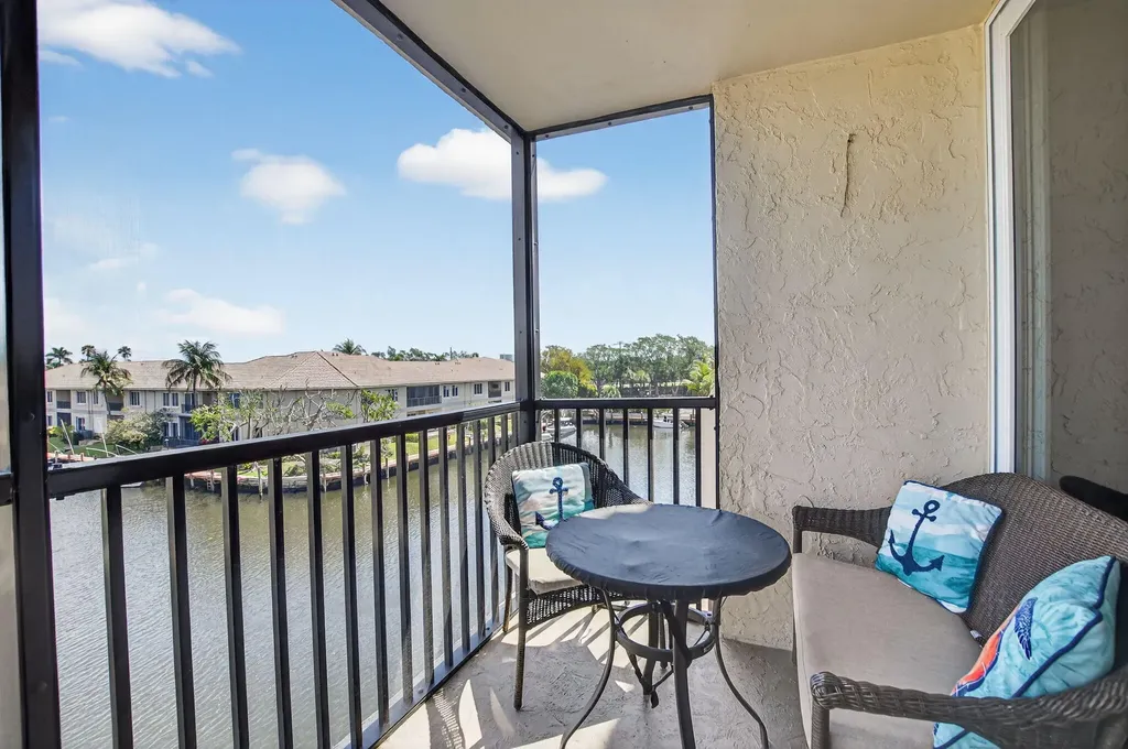 6 Royal Palm Way Boca Raton FL 33432