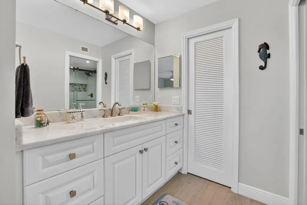 6 Royal Palm Way Boca Raton FL 33432