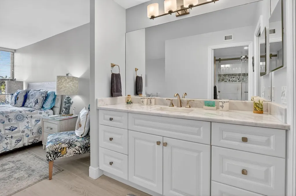 6 Royal Palm Way Boca Raton FL 33432