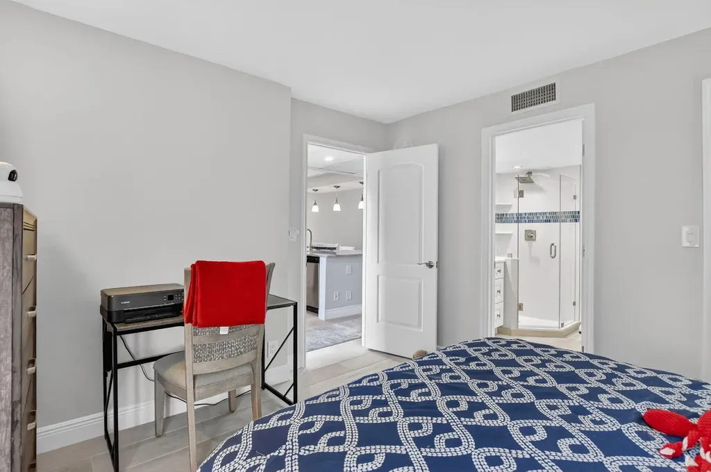 6 Royal Palm Way Boca Raton FL 33432